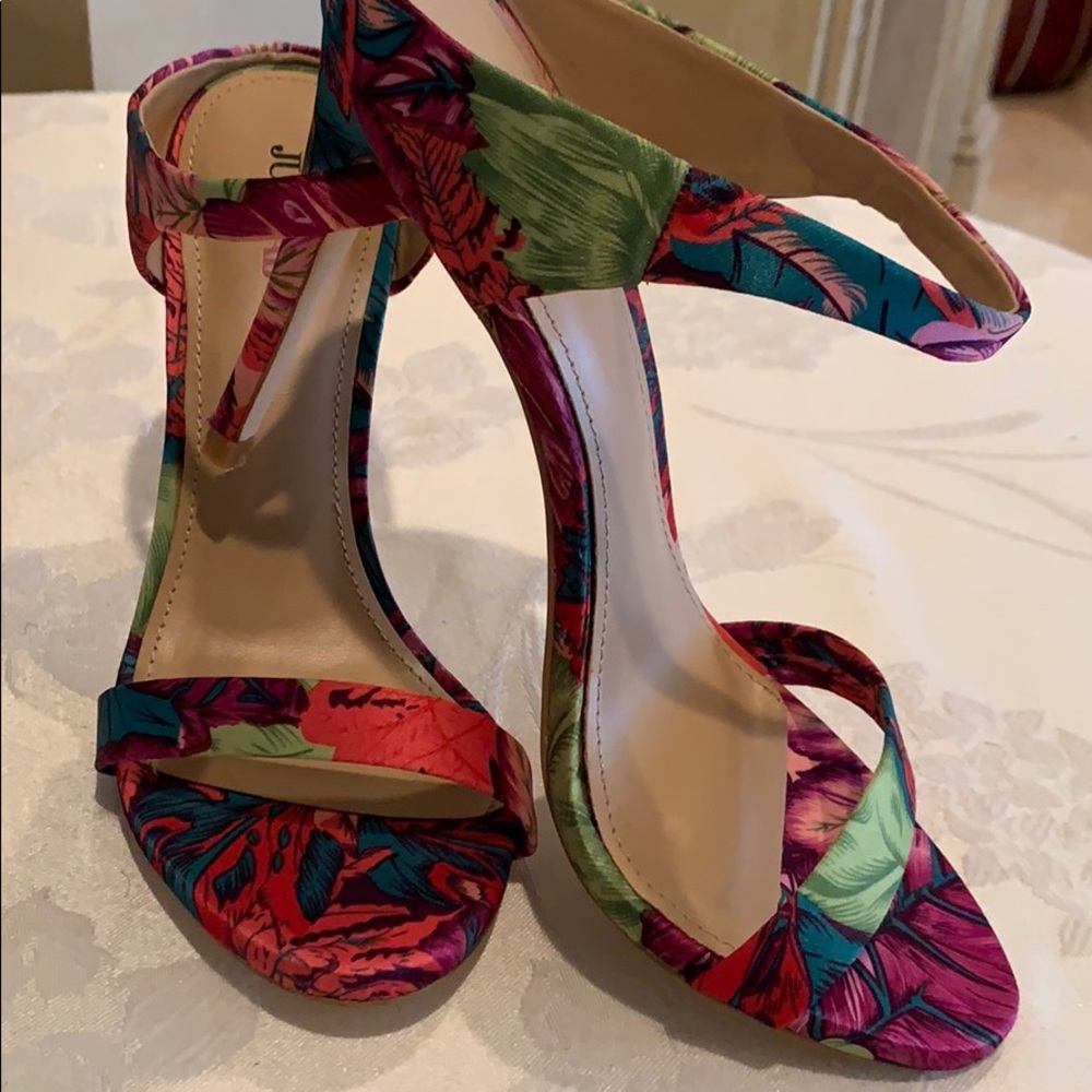 Multicolored flowered dress sandals